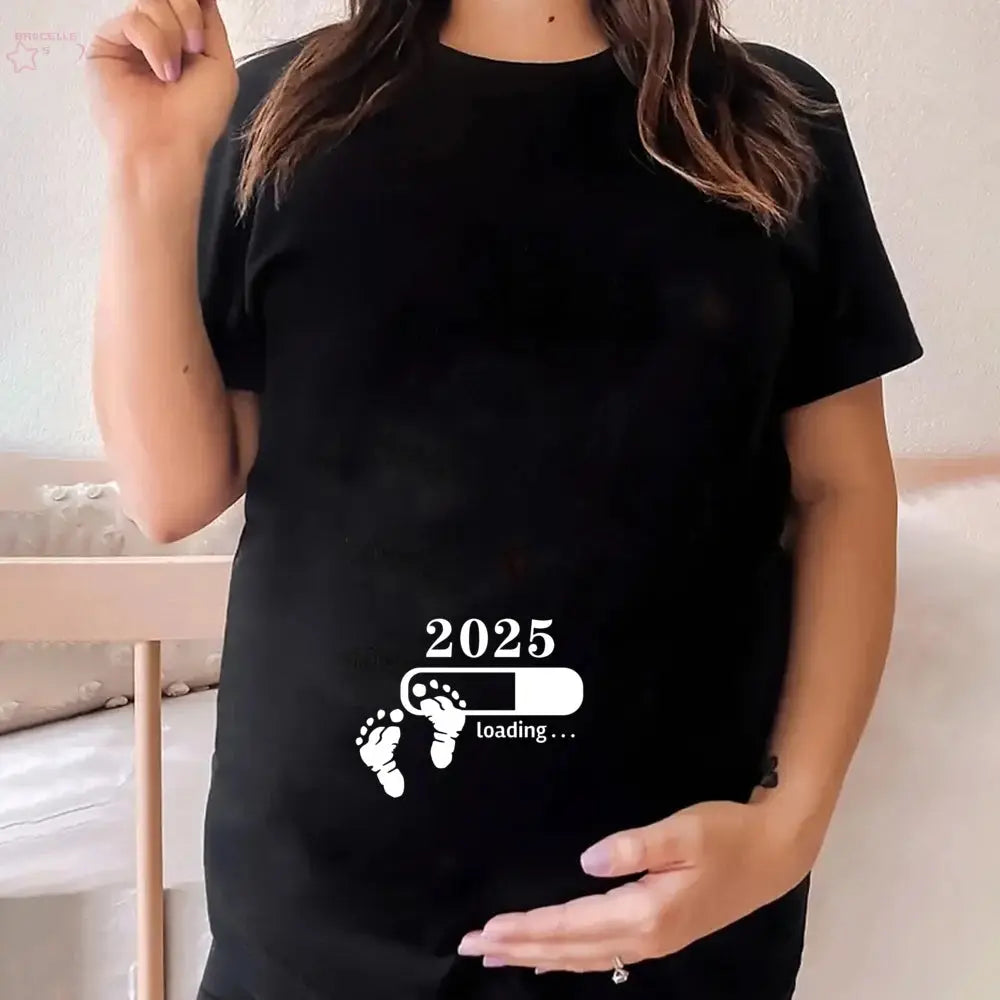  2025 Loading Print Women's Maternity T-shirt – Funny Pregnancy Announcement, Short Sleeve Summer Tee, Comfortable and Stylish Maternity Top.