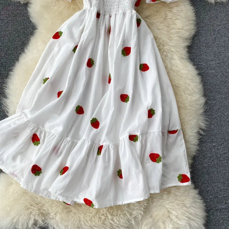 Small Sweet Girl Wears a Western Style Square Neck Elastic Slim Embroidery Dress Summer Brocelles