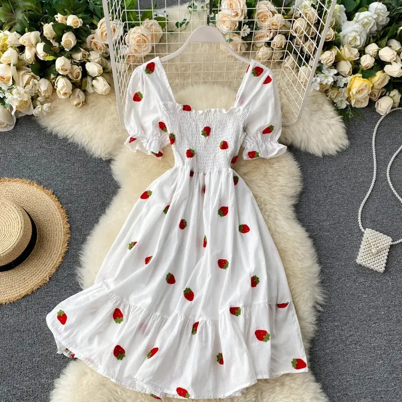 Small Sweet Girl Wears a Western Style Square Neck Elastic Slim Embroidery Dress Summer Brocelles